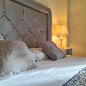 Espacioso Muy Tranquilo Y Con Jardines Cercano A La Playa Y Con 06 Piscinas Apartamento